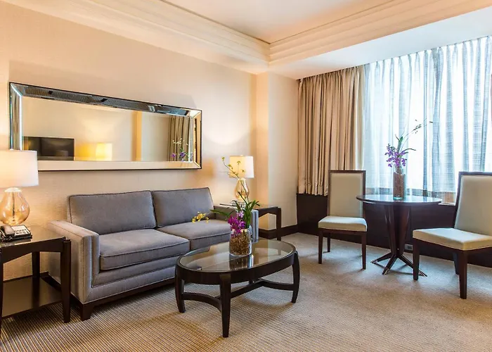 Crimson Hotel Filinvest City, Manila