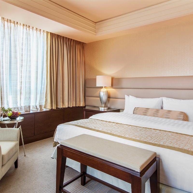 Crimson Filinvest City, Manila Hotel