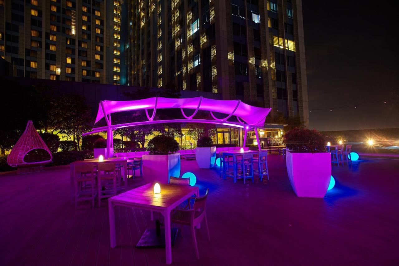 Hotel Crimson Filinvest City, Manila Muntinlupa City