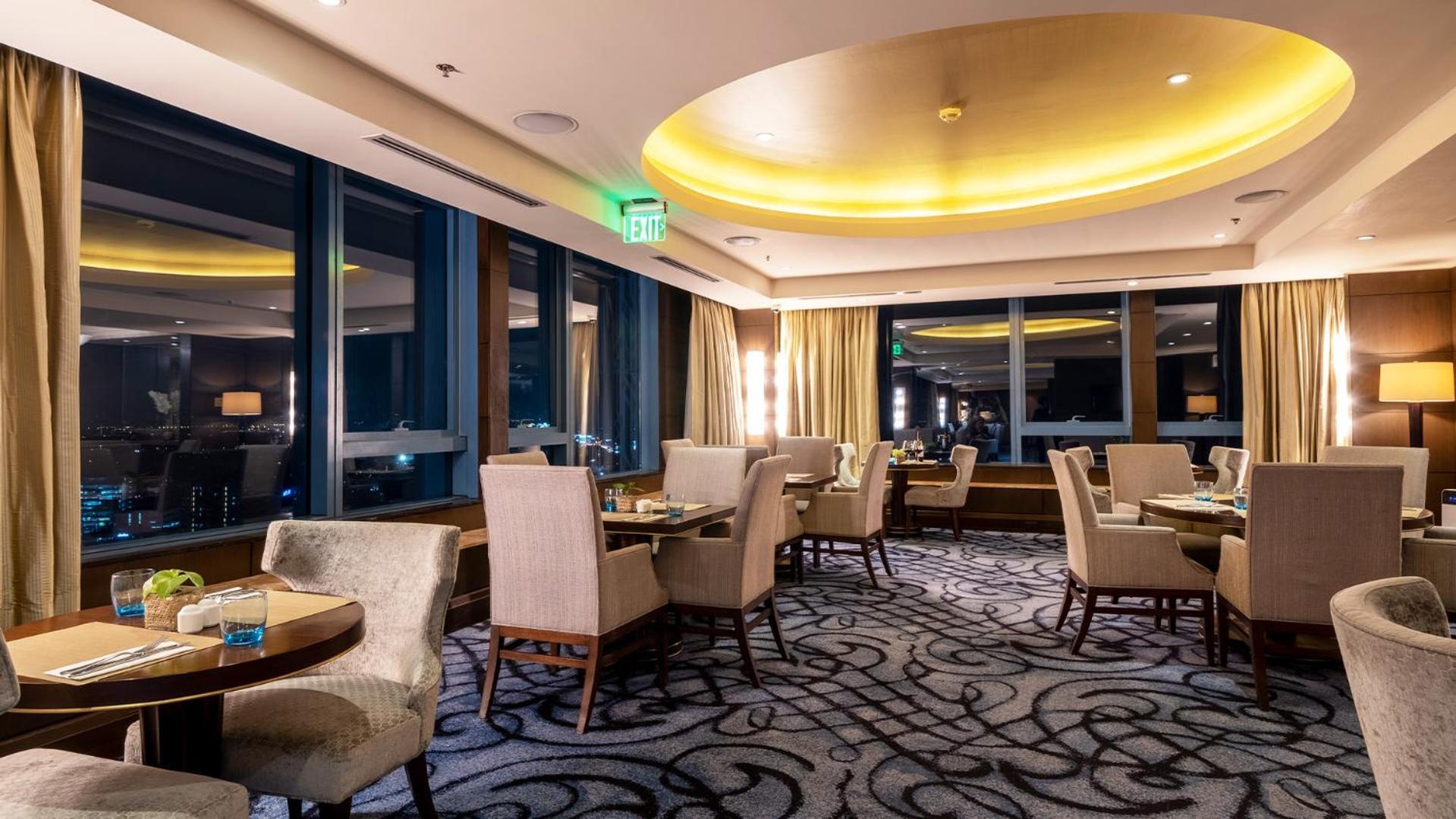 Crimson Filinvest City, Manila 5*