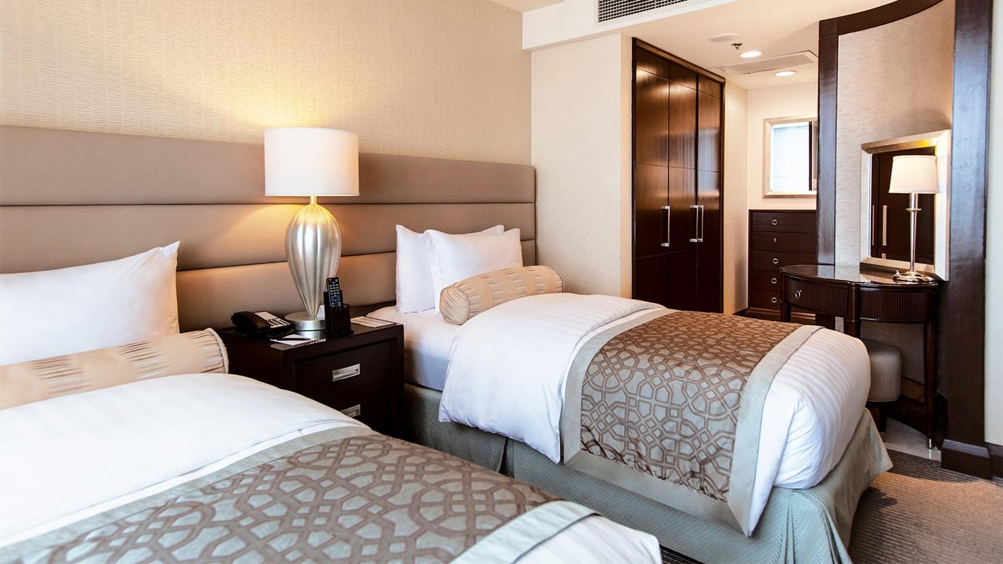 Hotel Crimson Filinvest City, Manila 5*