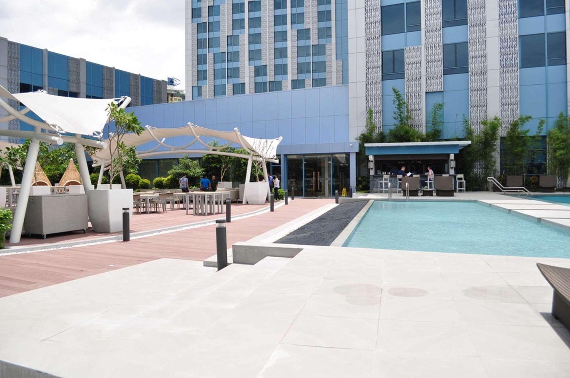Crimson Filinvest City, Manila 5*