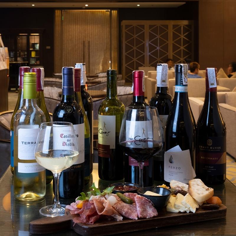 Crimson Filinvest City, Manila Hotel 5*